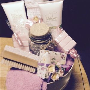 Woman’s spa basket